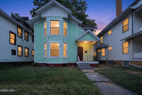 Photo of 842 Lincoln Avenue, Toledo, OH 43607 (MLS # 10009231)