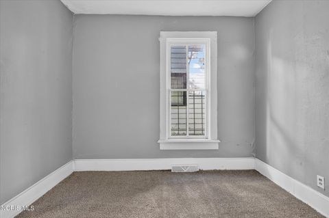 Tiny photo for 842 Lincoln Avenue, Toledo, OH 43607 (MLS # 10009231)