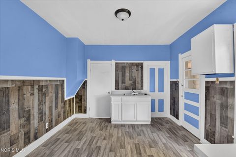 Tiny photo for 842 Lincoln Avenue, Toledo, OH 43607 (MLS # 10009231)