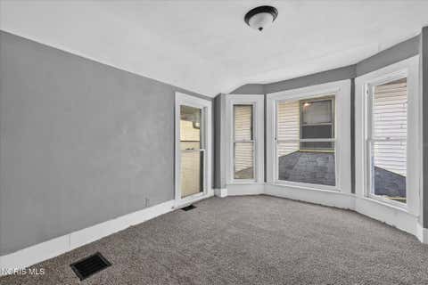 Tiny photo for 842 Lincoln Avenue, Toledo, OH 43607 (MLS # 10009231)