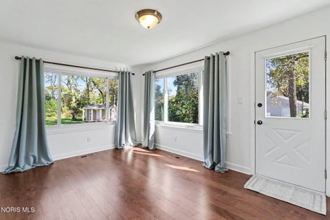 Tiny photo for 2368 Tremainsville Road, Toledo, OH 43613 (MLS # 10014317)
