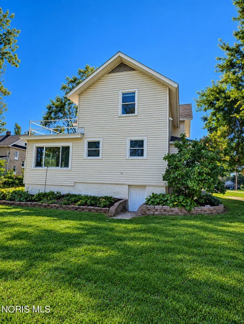 Tiny photo for 2368 Tremainsville Road, Toledo, OH 43613 (MLS # 10014317)