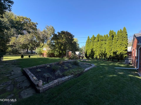 Tiny photo for 414 Holly Drive, Oregon, OH 43616 (MLS # 10014447)