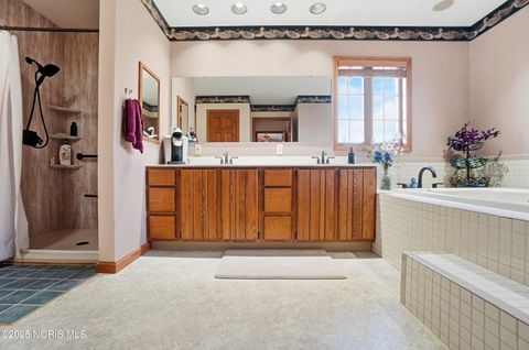 Tiny photo for 909 Township Rd 243, Fostoria, OH 44830 (MLS # 10003267)