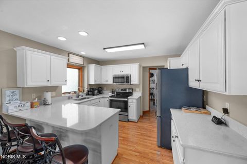 Tiny photo for 7063 Nightingale Drive, Holland, OH 43528 (MLS # 10004326)