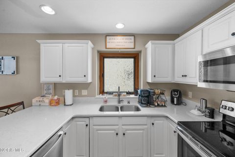 Tiny photo for 7063 Nightingale Drive, Holland, OH 43528 (MLS # 10004326)