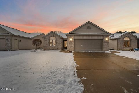 Photo of 7063 Nightingale Drive, Holland, OH 43528 (MLS # 10004326)