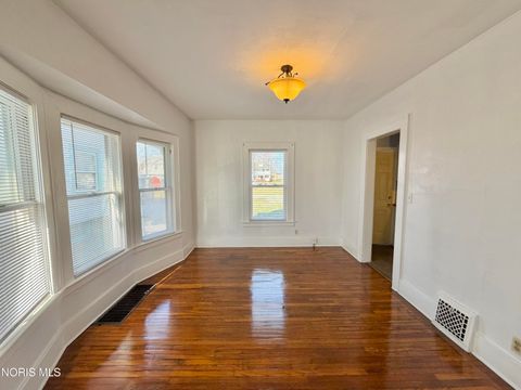 Tiny photo for 3359 N Detroit Avenue, Toledo, OH 43610 (MLS # 10005181)