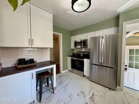 Tiny photo for 4203 Rugby Drive, Toledo, OH 43614 (MLS # 10007609)