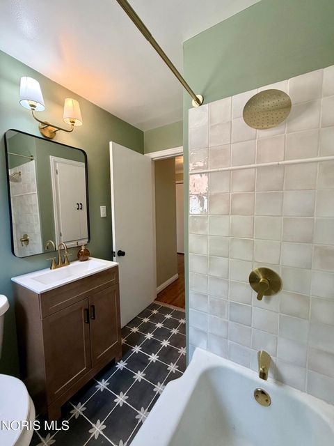 Tiny photo for 4203 Rugby Drive, Toledo, OH 43614 (MLS # 10007609)