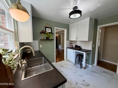 Tiny photo for 4203 Rugby Drive, Toledo, OH 43614 (MLS # 10007609)
