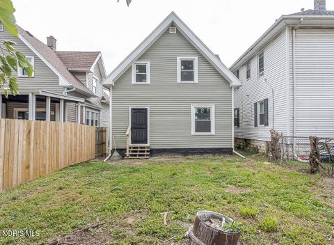 Tiny photo for 208 South Avenue, Toledo, OH 43609 (MLS # 10013589)
