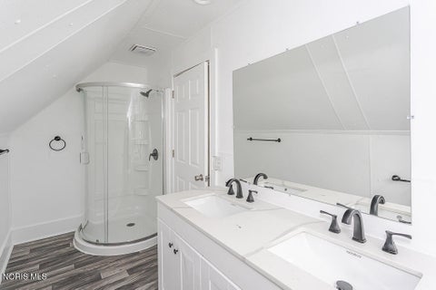 Tiny photo for 208 South Avenue, Toledo, OH 43609 (MLS # 10013589)