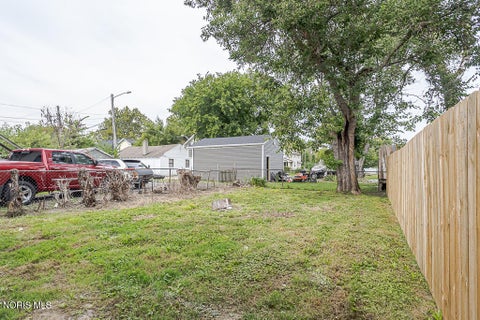 Tiny photo for 208 South Avenue, Toledo, OH 43609 (MLS # 10013589)