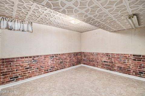 Tiny photo for 3155 Eastmoreland Drive, Oregon, OH 43616 (MLS # 10005019)