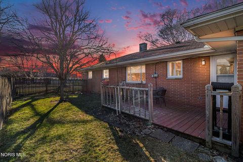 Tiny photo for 3155 Eastmoreland Drive, Oregon, OH 43616 (MLS # 10005019)