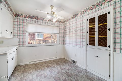 Tiny photo for 3155 Eastmoreland Drive, Oregon, OH 43616 (MLS # 10005019)