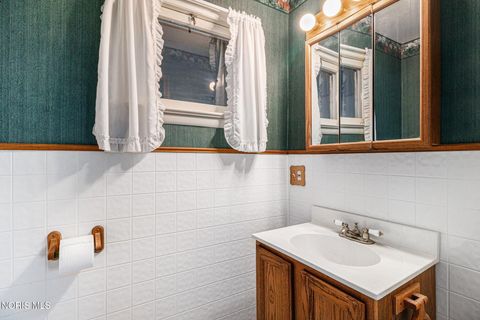 Tiny photo for 3155 Eastmoreland Drive, Oregon, OH 43616 (MLS # 10005019)