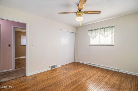 Tiny photo for 3155 Eastmoreland Drive, Oregon, OH 43616 (MLS # 10005019)