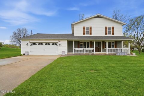 Photo of 414 Edgewood Drive, Wauseon, OH 43567 (MLS # 10006515)