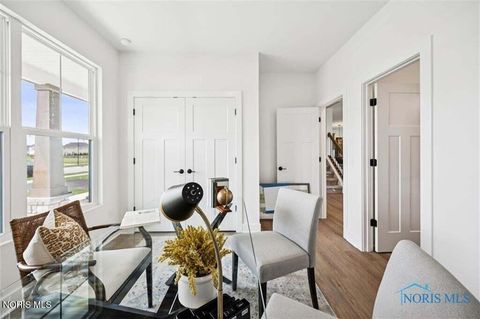 Tiny photo for 999 Stoneleigh Road, Perrysburg, OH 43551 (MLS # 10009346)