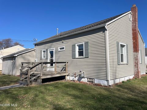 Tiny photo for 716 S Walnut Street, Bryan, OH 43506 (MLS # 10005006)