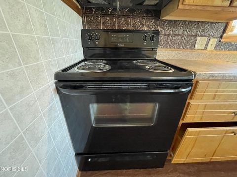 Tiny photo for 716 S Walnut Street, Bryan, OH 43506 (MLS # 10005006)