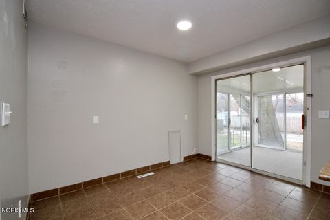 Tiny photo for 2005 Marlow Road, Toledo, OH 43613 (MLS # 10004707)