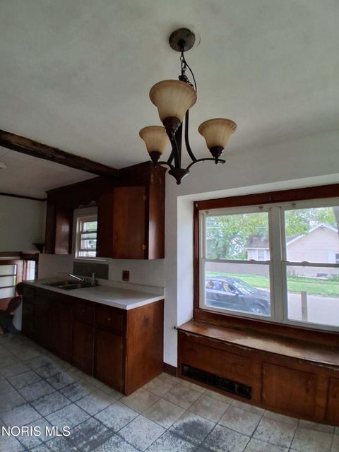 Tiny photo for 1459 Lakewood Street, Toledo, OH 43605 (MLS # 10012560)