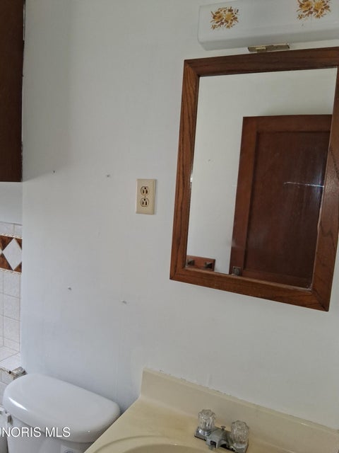 Tiny photo for 1459 Lakewood Street, Toledo, OH 43605 (MLS # 10012560)