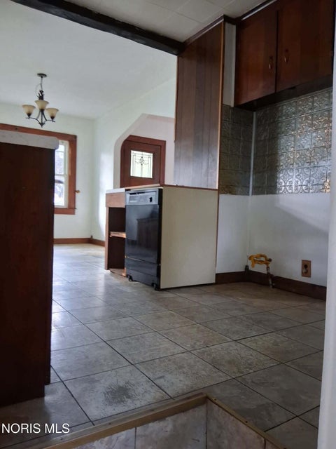 Tiny photo for 1459 Lakewood Street, Toledo, OH 43605 (MLS # 10012560)