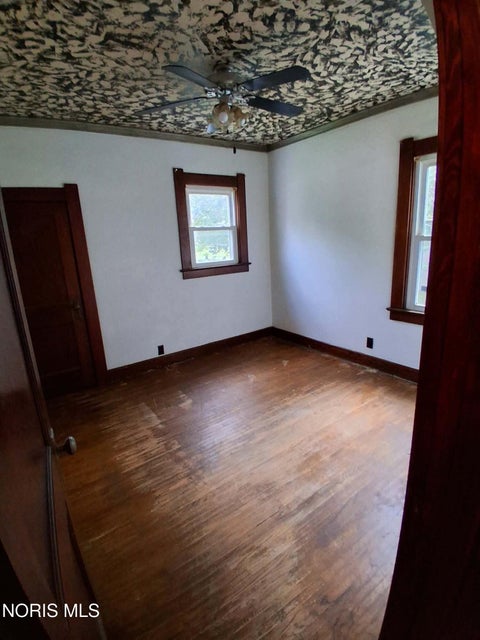 Tiny photo for 1459 Lakewood Street, Toledo, OH 43605 (MLS # 10012560)