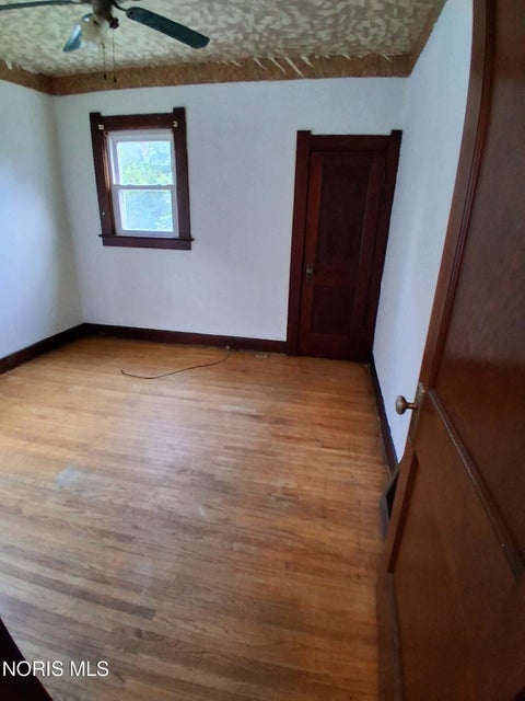 Tiny photo for 1459 Lakewood Street, Toledo, OH 43605 (MLS # 10012560)