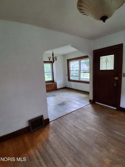 Tiny photo for 1459 Lakewood Street, Toledo, OH 43605 (MLS # 10012560)