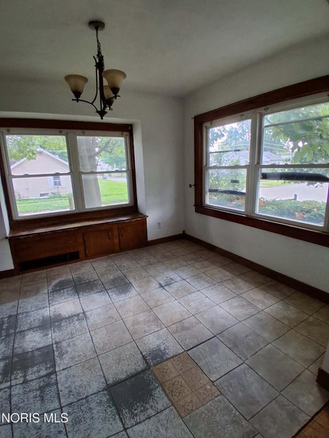 Tiny photo for 1459 Lakewood Street, Toledo, OH 43605 (MLS # 10012560)