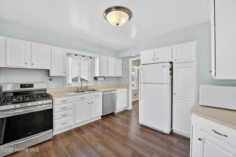 Tiny photo for 5165 Fern Drive, Toledo, OH 43613 (MLS # 10003541)