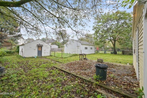 Tiny photo for 813 Mckinley Avenue, Toledo, OH 43605 (MLS # 10014893)