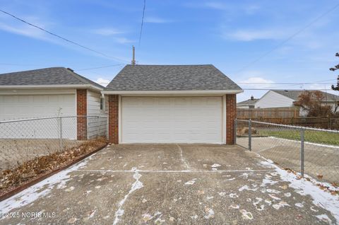 Tiny photo for 4544 285th Street, Toledo, OH 43611 (MLS # 10002504)