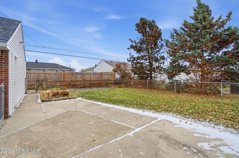 Tiny photo for 4544 285th Street, Toledo, OH 43611 (MLS # 10002504)