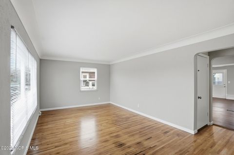 Tiny photo for 4544 285th Street, Toledo, OH 43611 (MLS # 10002504)