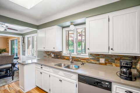 Tiny photo for 2327 Heatherwood Drive, Toledo, OH 43614 (MLS # 10010106)