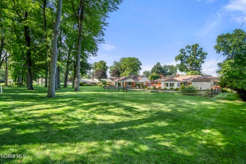Tiny photo for 2327 Heatherwood Drive, Toledo, OH 43614 (MLS # 10010106)