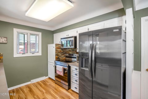 Tiny photo for 2327 Heatherwood Drive, Toledo, OH 43614 (MLS # 10010106)