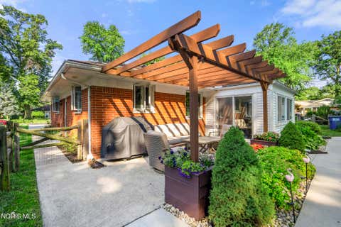 Tiny photo for 2327 Heatherwood Drive, Toledo, OH 43614 (MLS # 10010106)