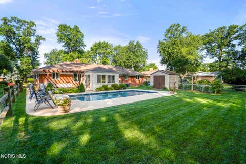 Tiny photo for 2327 Heatherwood Drive, Toledo, OH 43614 (MLS # 10010106)