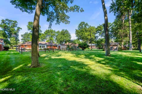 Tiny photo for 2327 Heatherwood Drive, Toledo, OH 43614 (MLS # 10010106)