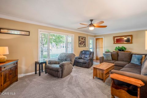 Tiny photo for 2327 Heatherwood Drive, Toledo, OH 43614 (MLS # 10010106)
