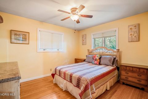 Tiny photo for 2327 Heatherwood Drive, Toledo, OH 43614 (MLS # 10010106)