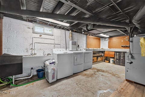 Tiny photo for 1448 Rollins Road, Toledo, OH 43612 (MLS # 10010359)