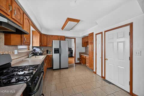 Tiny photo for 1448 Rollins Road, Toledo, OH 43612 (MLS # 10010359)